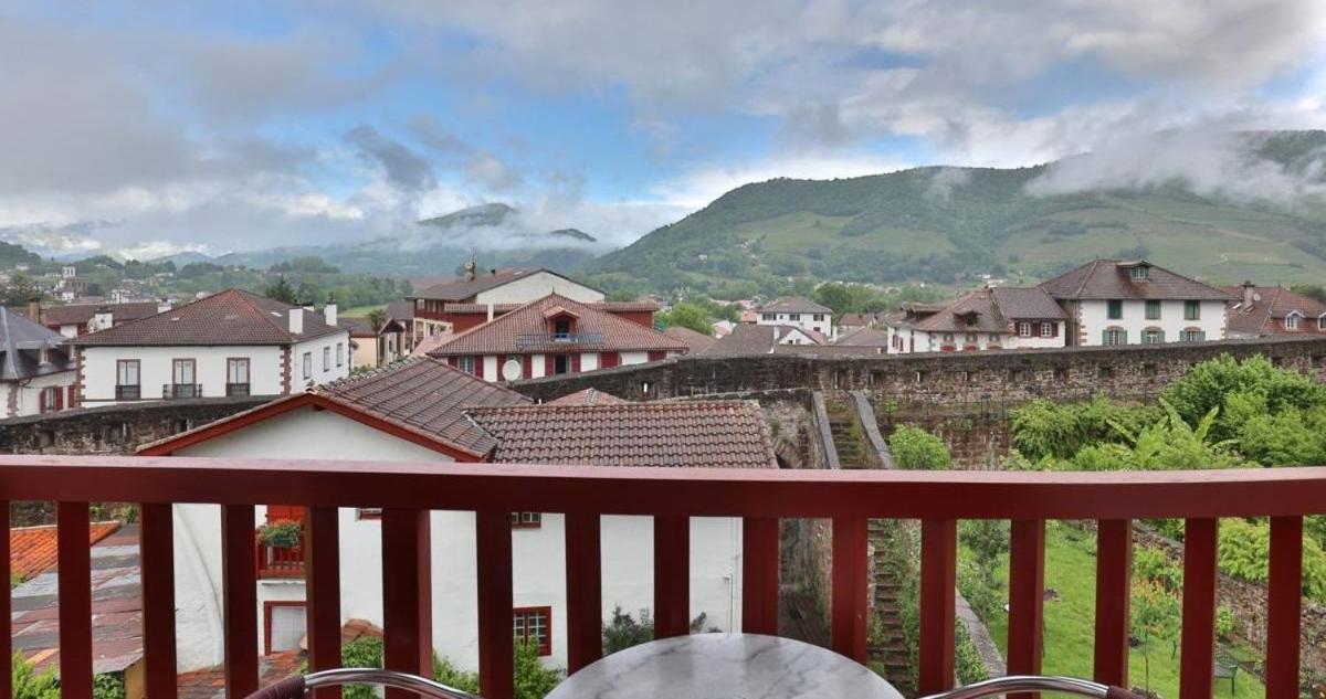Hostel Ramuntcho Saint-Jean-Pied-de-Port Esterno foto